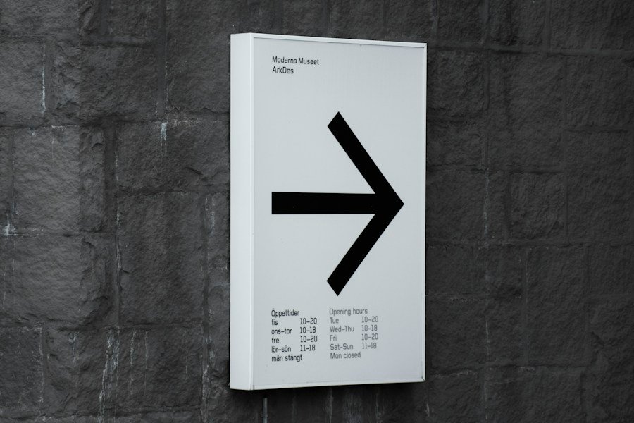 Indoor wayfinding and directional signage
